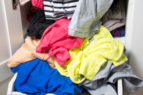 Measuring waste volume for cubic-yard pricing at a house in Aldershot